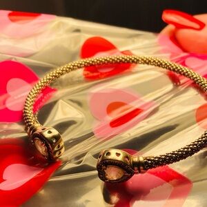 💗 Open cuff bangle  with textured mesh rope-like band w beautiful pink hearts